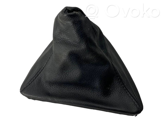 Ātrumu pārslēgšanas sviras dekoratīvā apdare (āda, uzgalis)