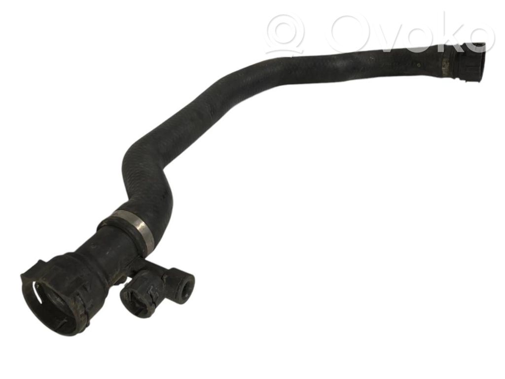 Caurulīte (-es) / šļūtene (-es)