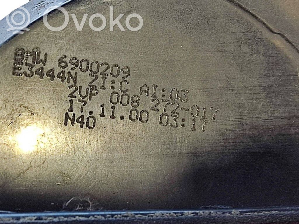 Aizmugurējais lukturis virsbūvē