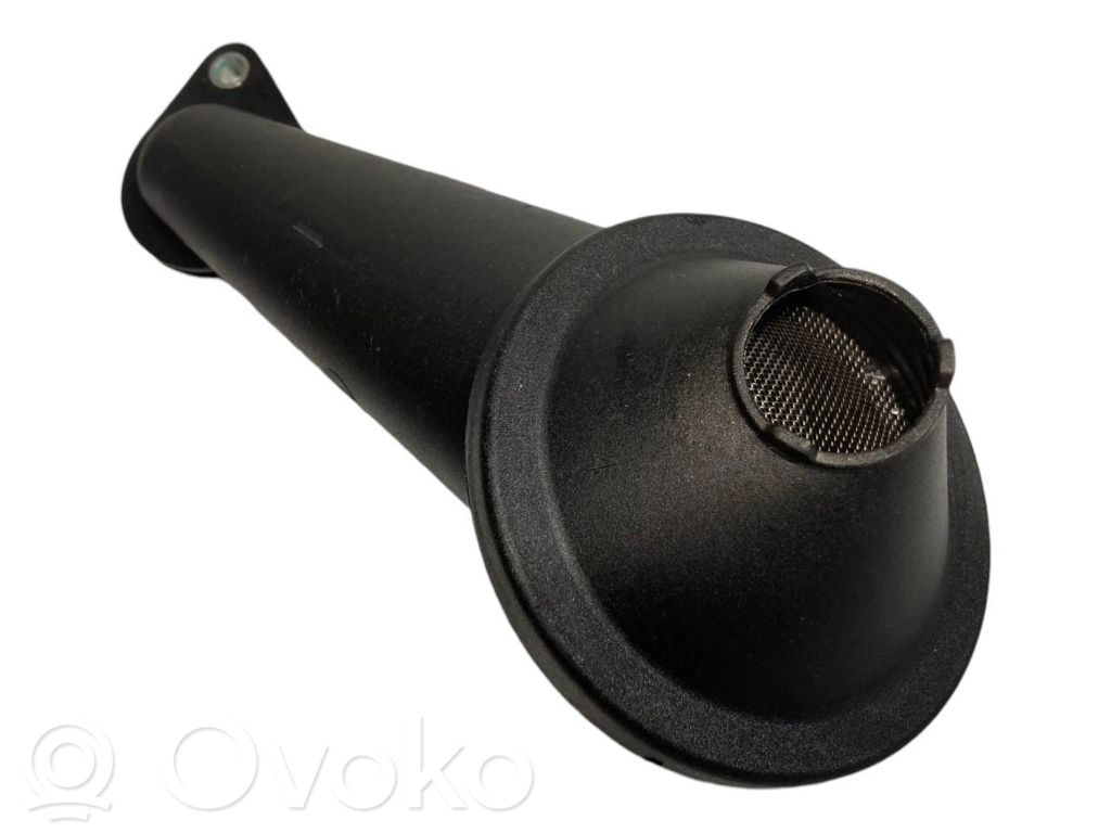 Oil supply pipe (in the crankcase)