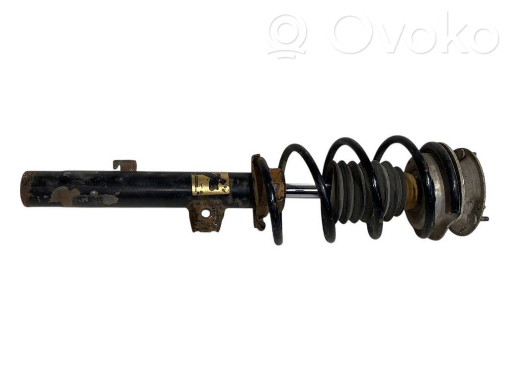 Priekšpusē amortizators ar atsperi