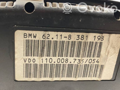 Speedometer (in the instrument panel)