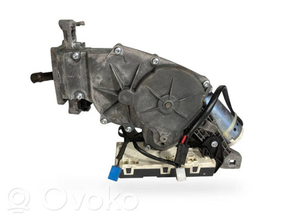 Aizmugurējā pārsega pievilcējs