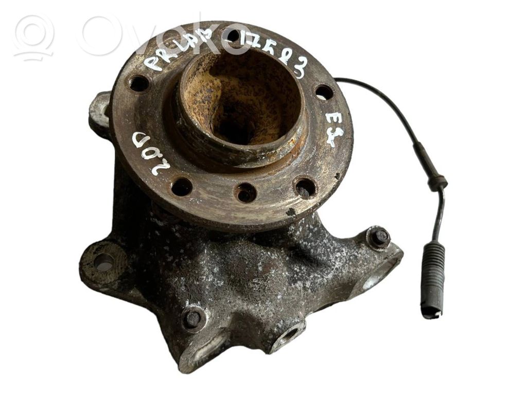 Priekšējā riteņa rumbas vārpstas šarnīrs (stupica, capfa)