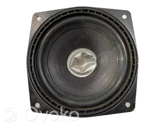 Динамик(и) в задней двери