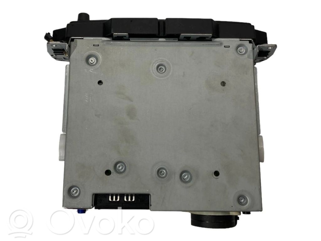 Радио / CD/DVD-плеер / навигация