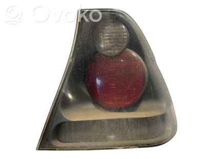 Aizmugurējais lukturis virsbūvē