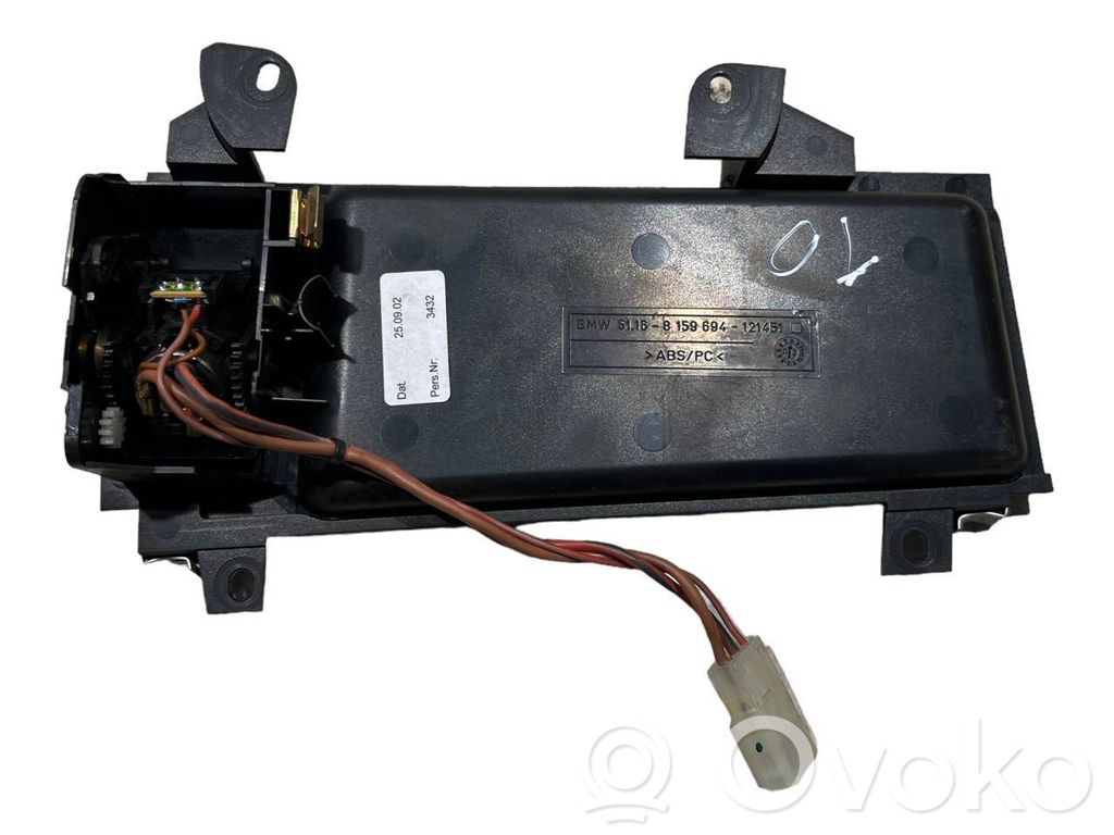 Cigarette lighter in front