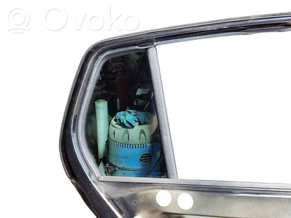 Aizmugurējās durvis