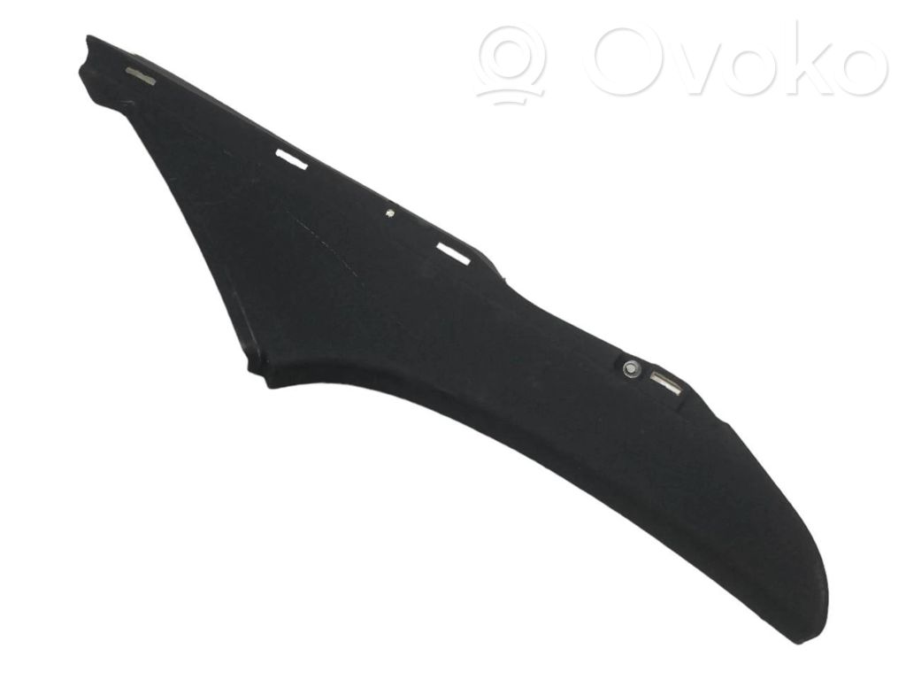 (C) statņa dekoratīvā apdare