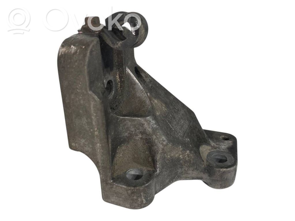 Dzinēja nostiprināšanas stiprinājums-kronšteins