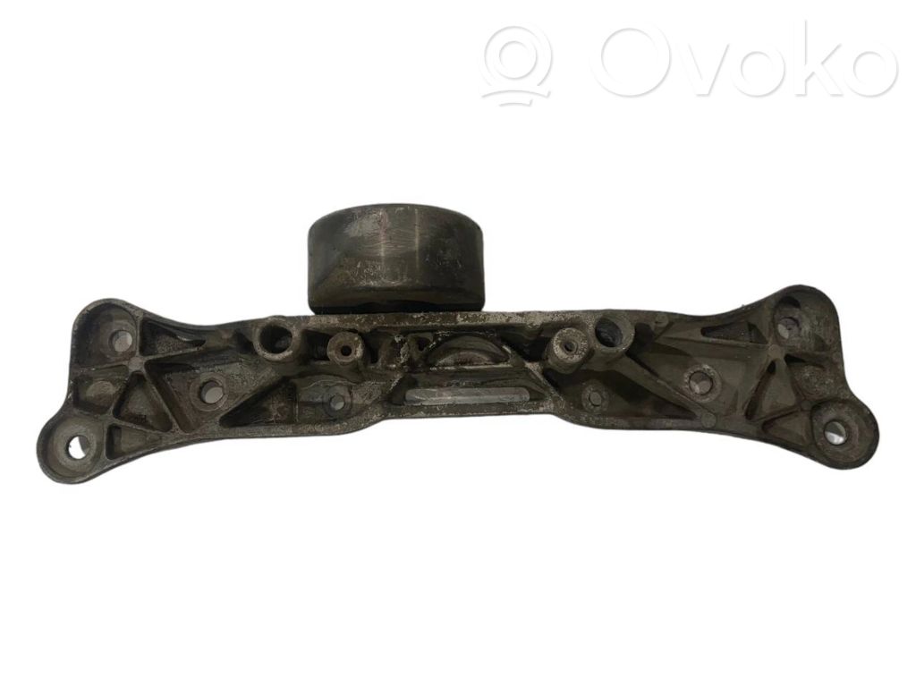Transmission mounting bracket