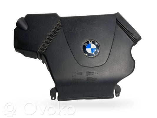 Dzinēja pārsegs (dekoratīva apdare)