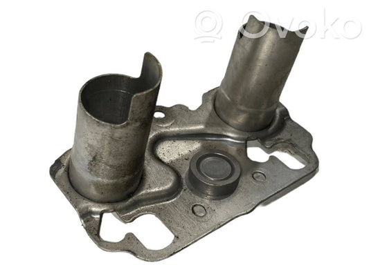 Cita veida dzinēja nodalījuma detaļa