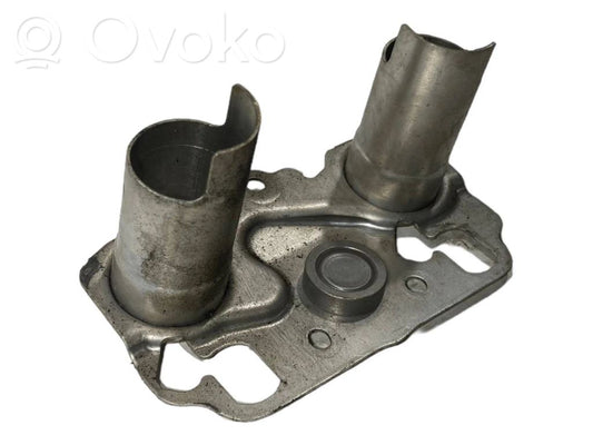 Cita veida dzinēja nodalījuma detaļa