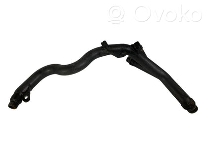 Caurulīte (-es) / šļūtene (-es)