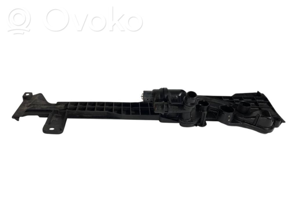 Caurulīte (-es) / šļūtene (-es)