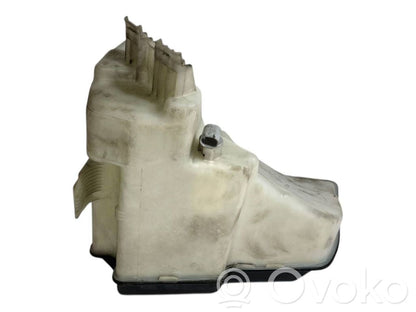 Logu šķidruma tvertne