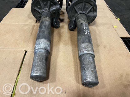 Priekšpusē amortizators