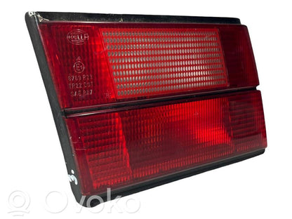 Aizmugurējais lukturis pārsegā