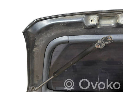 Задняя крышка (багажник)