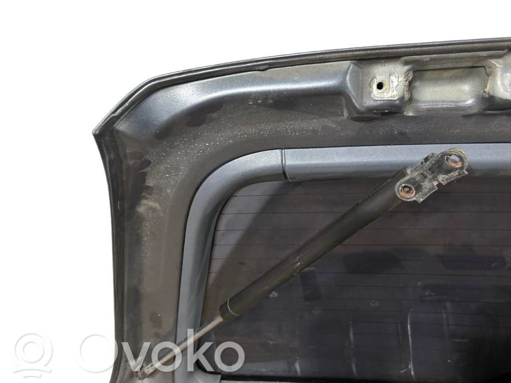 Aizmugurējais pārsegs (bagāžnieks)