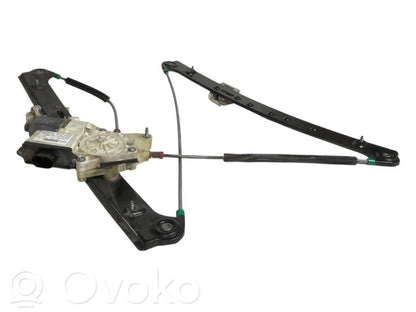 Priekšpusē elektriskā loga pacelšanas mehānisma komplekts