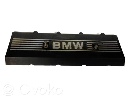 Dzinēja pārsegs (dekoratīva apdare)