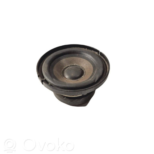 Skaļrunis (-i) priekšējās durvīs