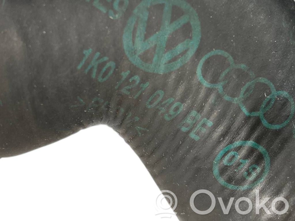 Caurulīte (-es) / šļūtene (-es)