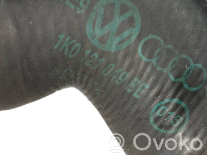 Caurulīte (-es) / šļūtene (-es)