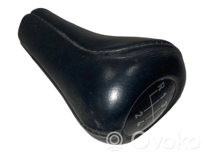 Ātrumu pārslēgšanas sviras dekoratīvā apdare (āda, uzgalis)