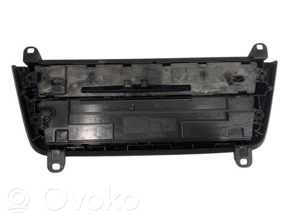 Gaisa kondicioniera / klimata kontroles / salona apsildes vadības bloks (salonā)