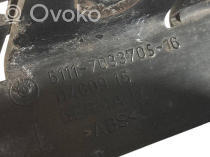 Priekšpusē bampera turētājs