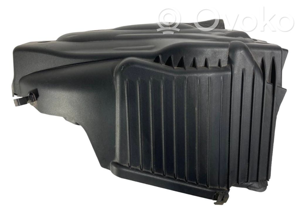 Dzinēja pārsegs (dekoratīva apdare)