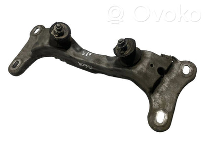 Transmission mounting bracket