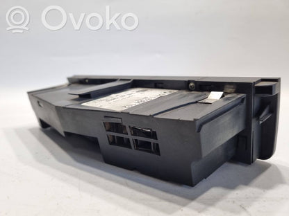 Gaisa kondicioniera / klimata kontroles / salona apsildes vadības bloks (salonā)