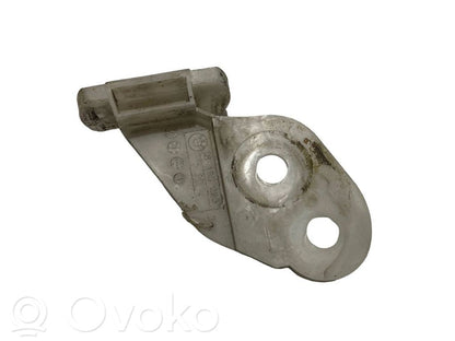 Priekšpusē bampera turētājs