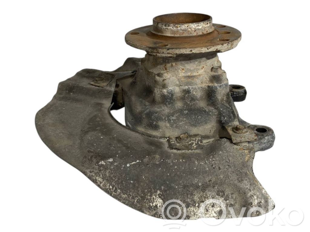 Priekšējā riteņa rumbas vārpstas šarnīrs (stupica, capfa)