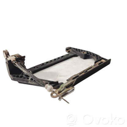 Aizmugures durvju atvēršanas slēdzis