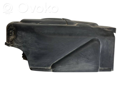 Dzinēja pārsegs (dekoratīva apdare)