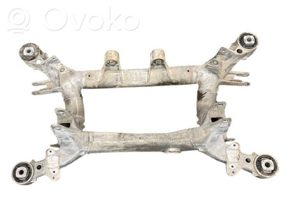 Pusrāmis aizmugurējais / priekšējais