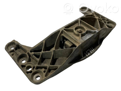 Transmission mounting bracket