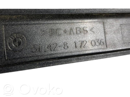 Aizmugurē durvju dekoratīvā apdare (moldings)