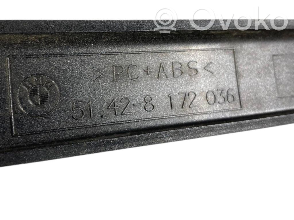 Aizmugurē durvju dekoratīvā apdare (moldings)