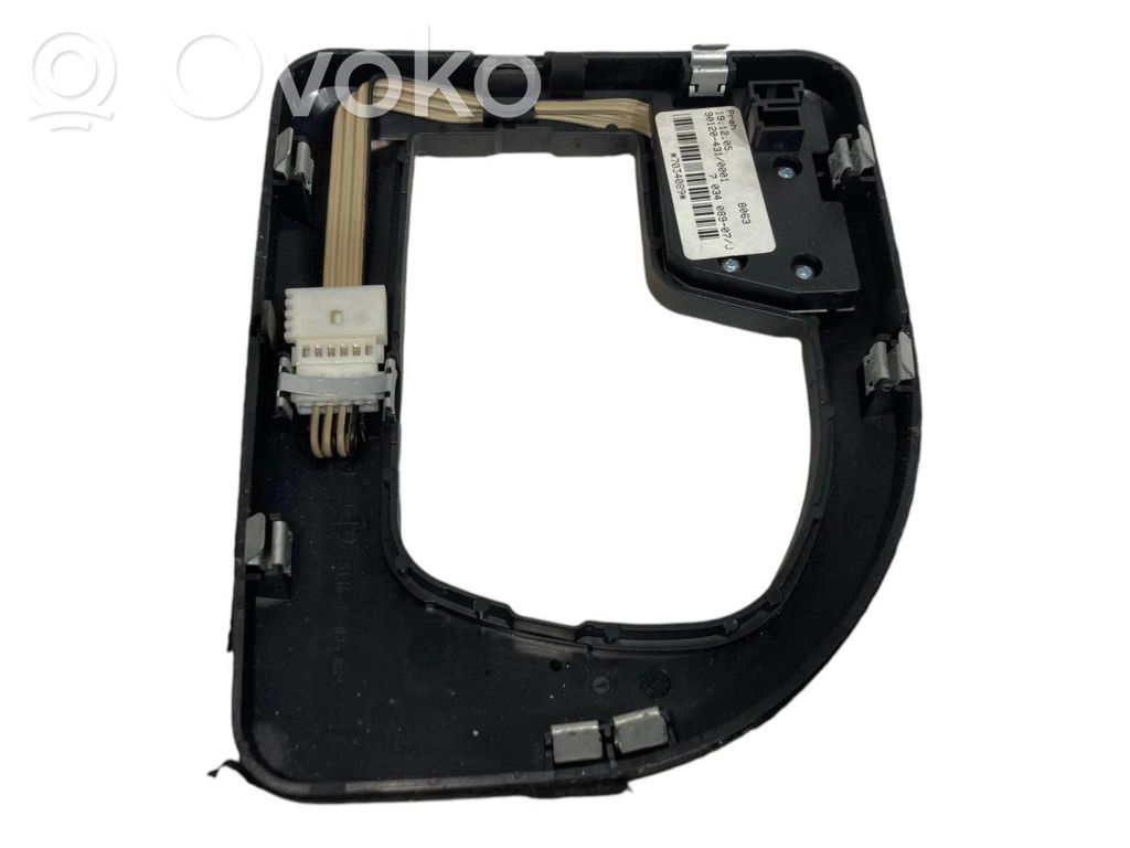 Ātrumu pārslēgšanas sviras dekoratīvā apdare (plastmasas)