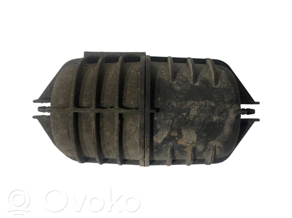 Vacuum air tank
