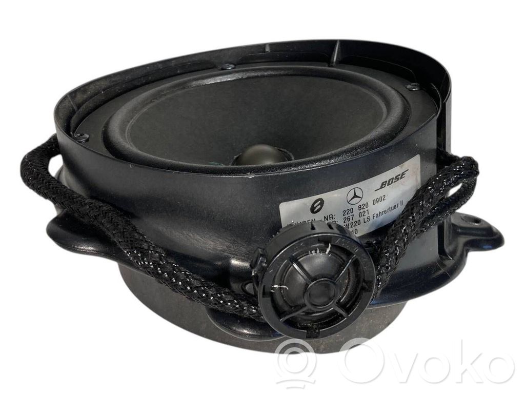 Speaker(s) in front door