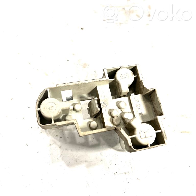 Aizmugures spuldzes vāka turētājs