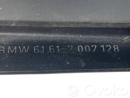 Priekšējā loga tīrītāja kājiņa